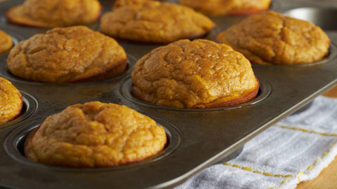 MUFFINS DE FUBÁ COM LINHAÇA - Zona Cerealista Online