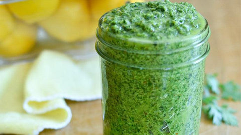 PESTO DE COENTRO COM MIX DE OLEAGINOSAS - Zona Cerealista Online