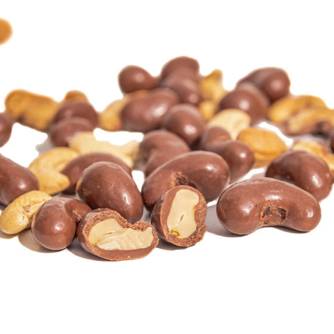 Drageado de Castanha-de-Caju com Chocolate ao Leite (Granel 100g)